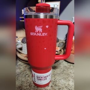 NWT Stanley Target Exclusive RUBY HEARTS 40oz Quencher